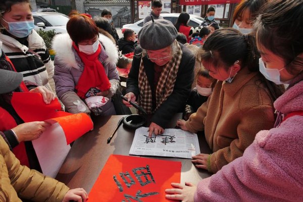 “在社区·爱成都·过大年”系列活动在洛带镇开启