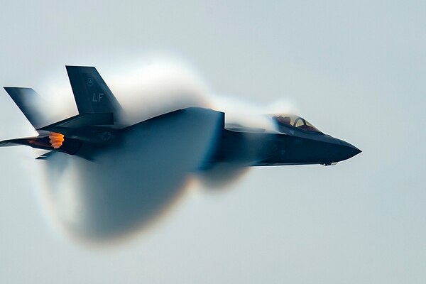 F35不能超音速？飞行员：我在四五小时内，反复