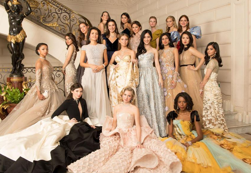 姚安娜車展生圖曝光被網友diss:求求你們別酸了，人老爸支持就行