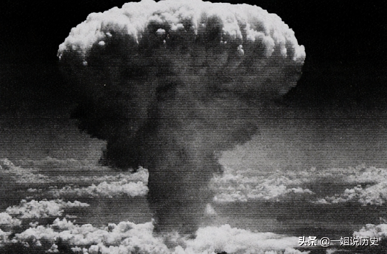 二战美军投掷原子弹，爆炸才十几秒钟时间，轰炸机怎么离开的？