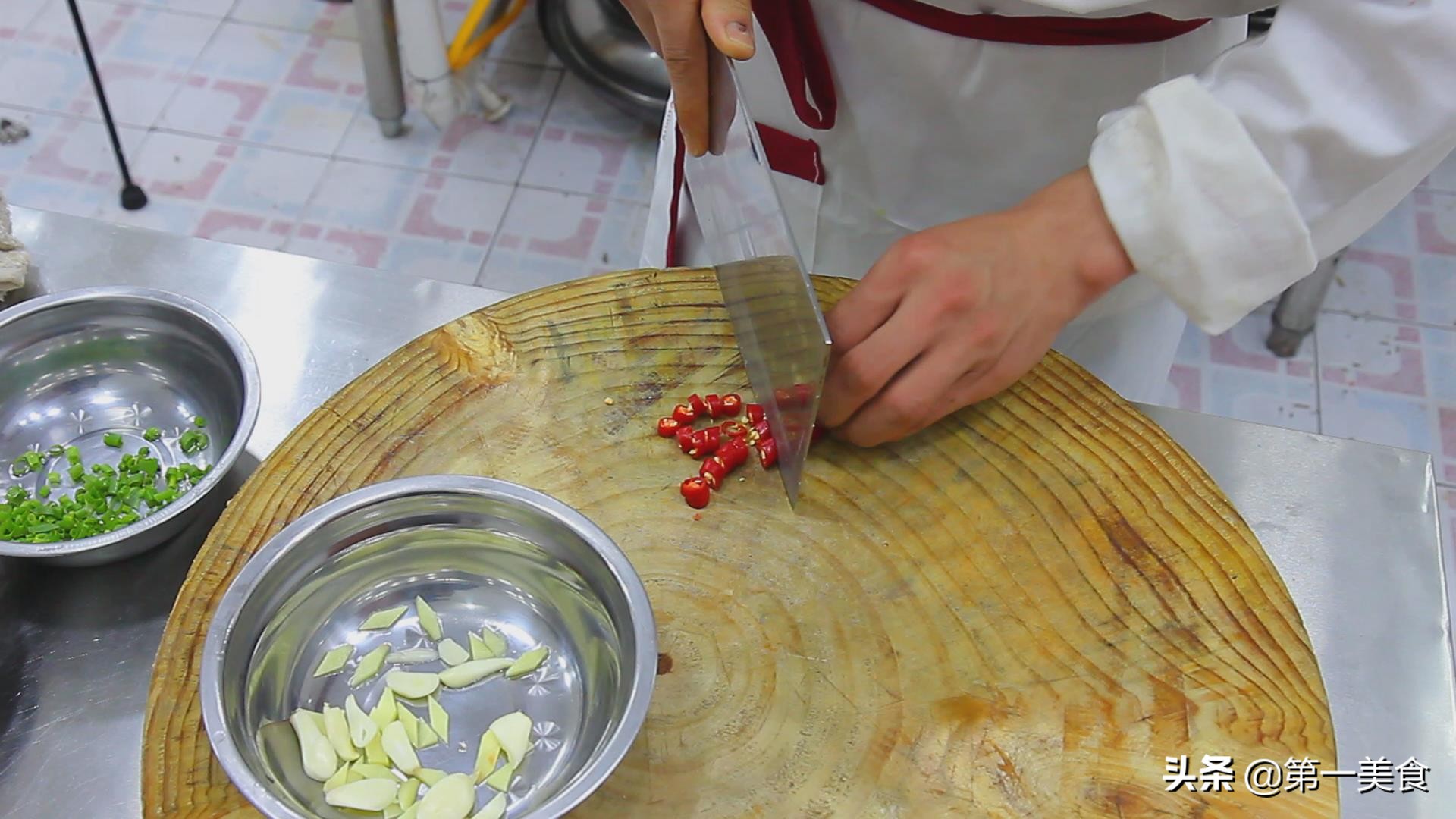 图片[7]-厨师长教你做“肉沫酸豆角” 酸辣爽口 食材简单 经济实惠-起舞食谱网