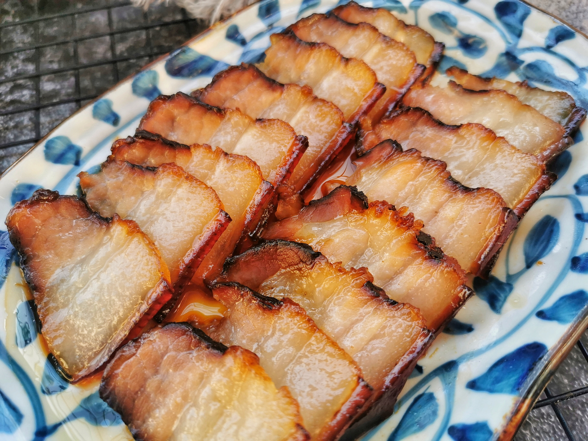 比臘肉好吃的醬油肉，簡單兩步就完成，無需煙熏，晶瑩剔透不油膩