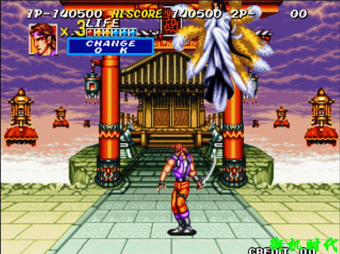 街機游戲讓人畏懼的魔鬼筋肉女，主角的小身板太單薄了