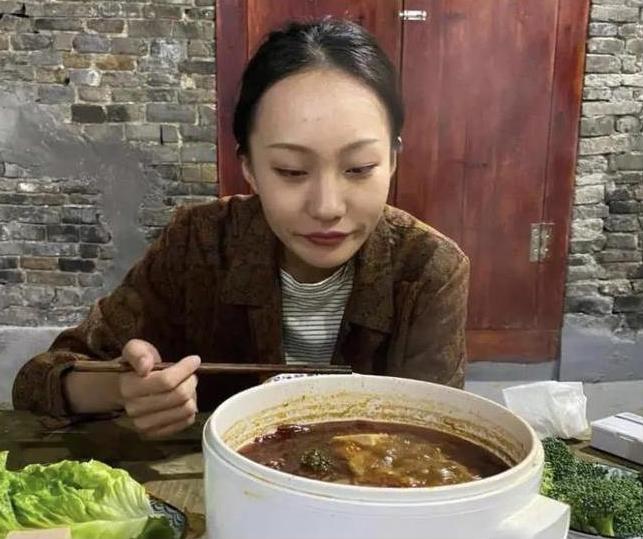 &quot;贝勒爷&quot;邵雨轩被嘲又丑又土，真实身份