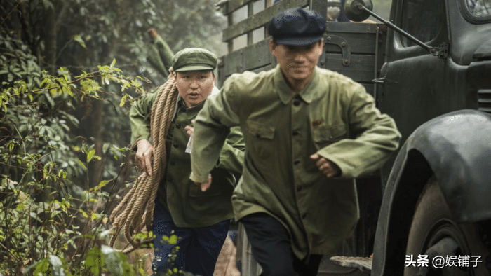 《正是青春璀璨时》地方台热播，剧情俗套类似