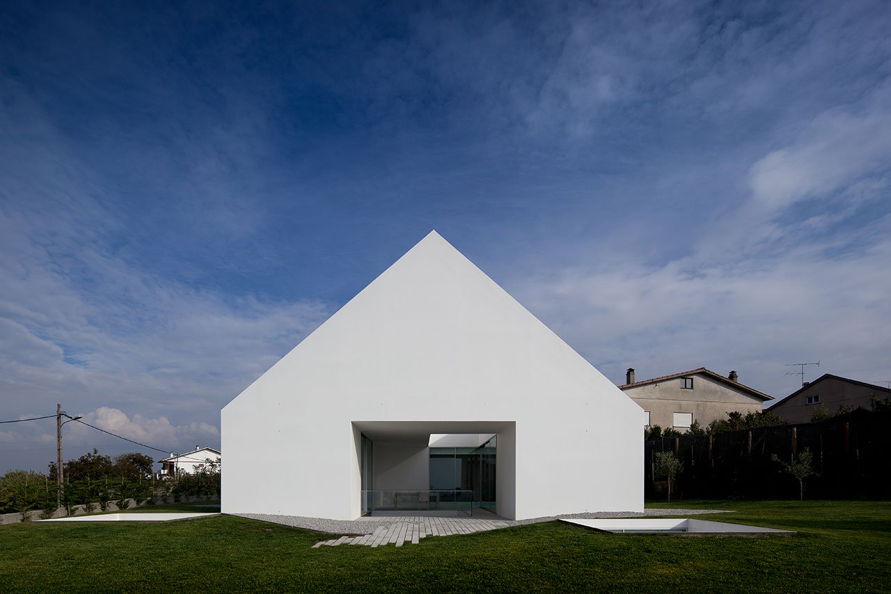 简约到极致的梦想白房子，Aires Mateus经典作品突破了时空界限