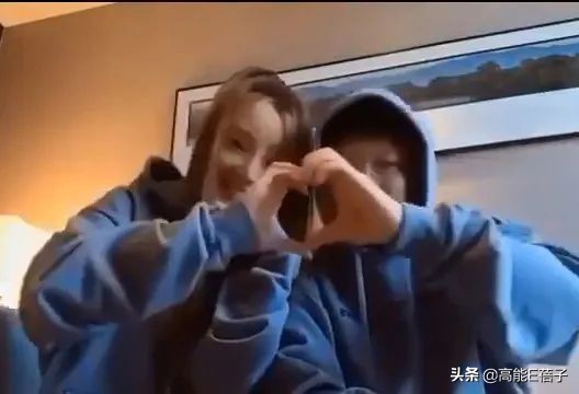 真复合了？贾乃亮李小璐疑与杜江夫妻同游三亚