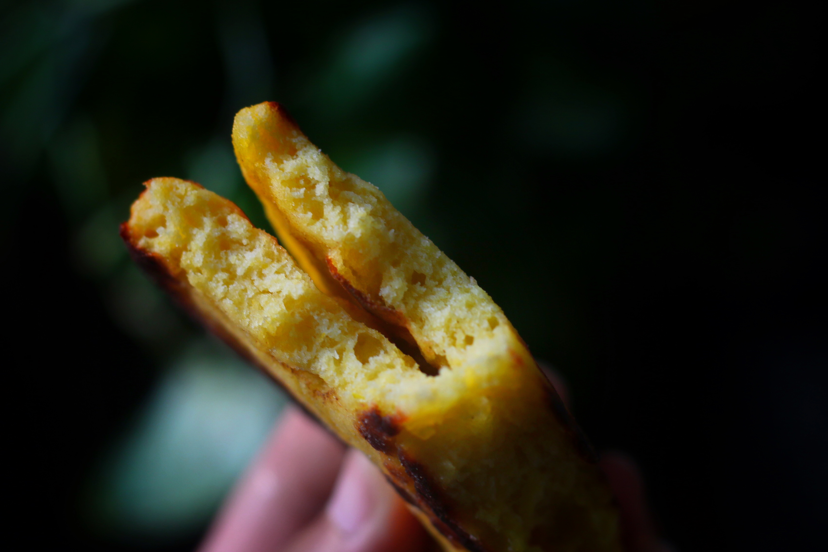 用南瓜做餅，又軟又香甜，如果不制止，孩子會拿起第三個第四個