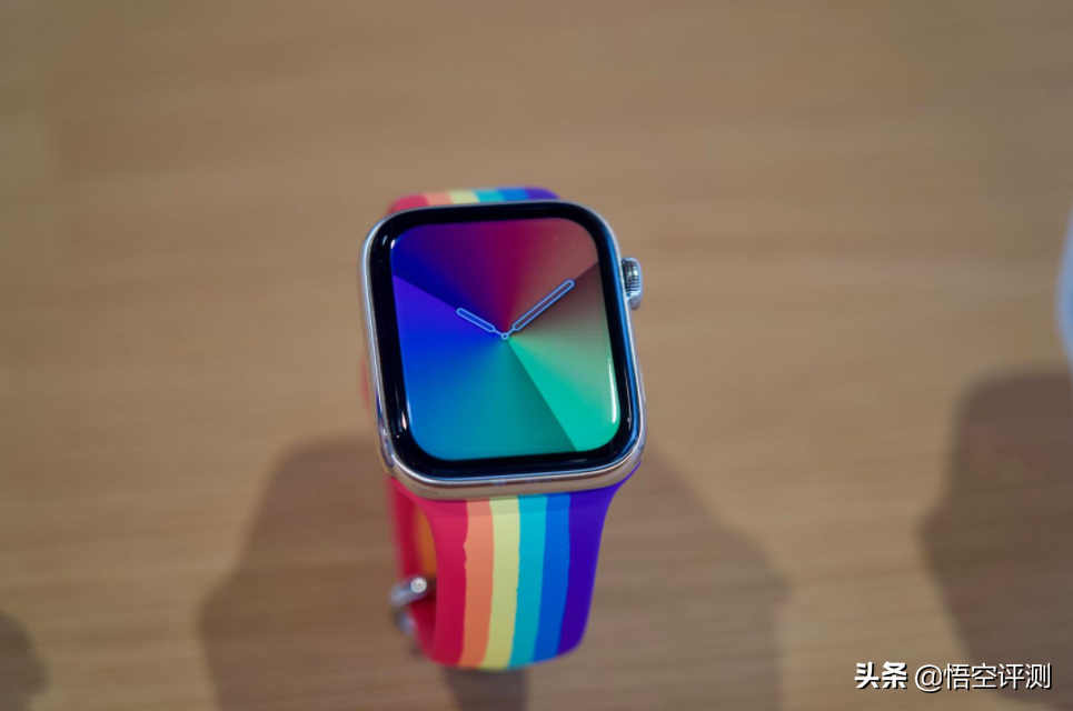 卖了一亿部！Apple Watch整体实力证实，谁才算是腕表霸者