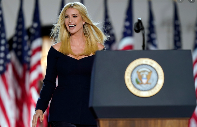 川普退休“妻离子散”？孤身曝再选总统，妻女