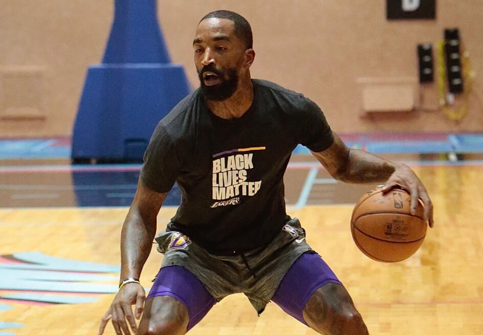 湖人最新訓練照出爐！35歲老將陪兒子練球，一眉哥軟豆一臉嚴肅！-黑特籃球-NBA新聞影音圖片分享社區