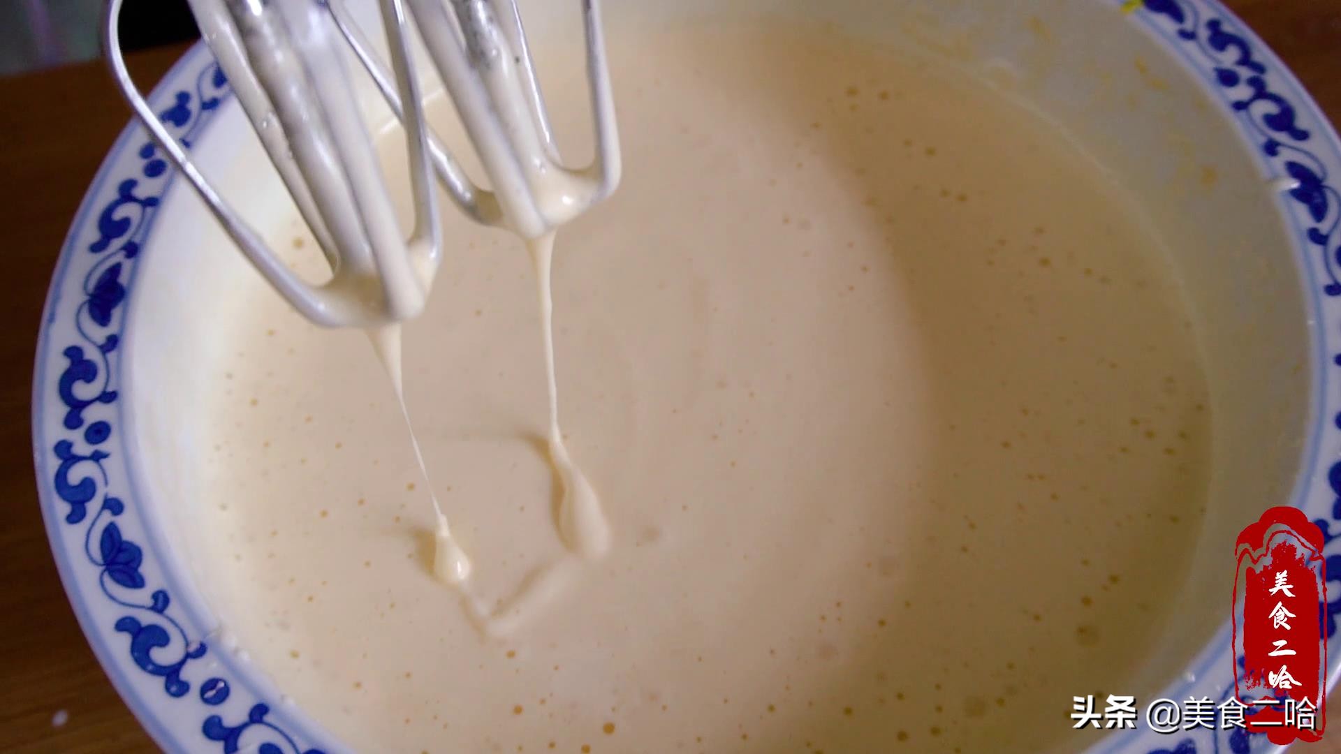 老式蜂蜜鸡蛋糕，用面粉和鸡蛋就能做，有技巧无难度，味道是真香