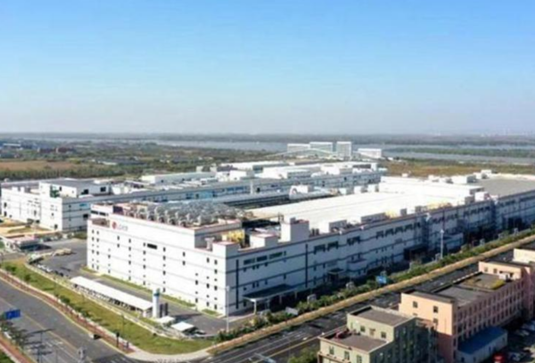 Smart将推出电动SUV；全新车牌专利图曝光