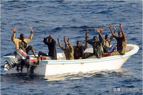 现在索马里海域还有海盗吗？除了我们，还有哪些国家军舰在护航