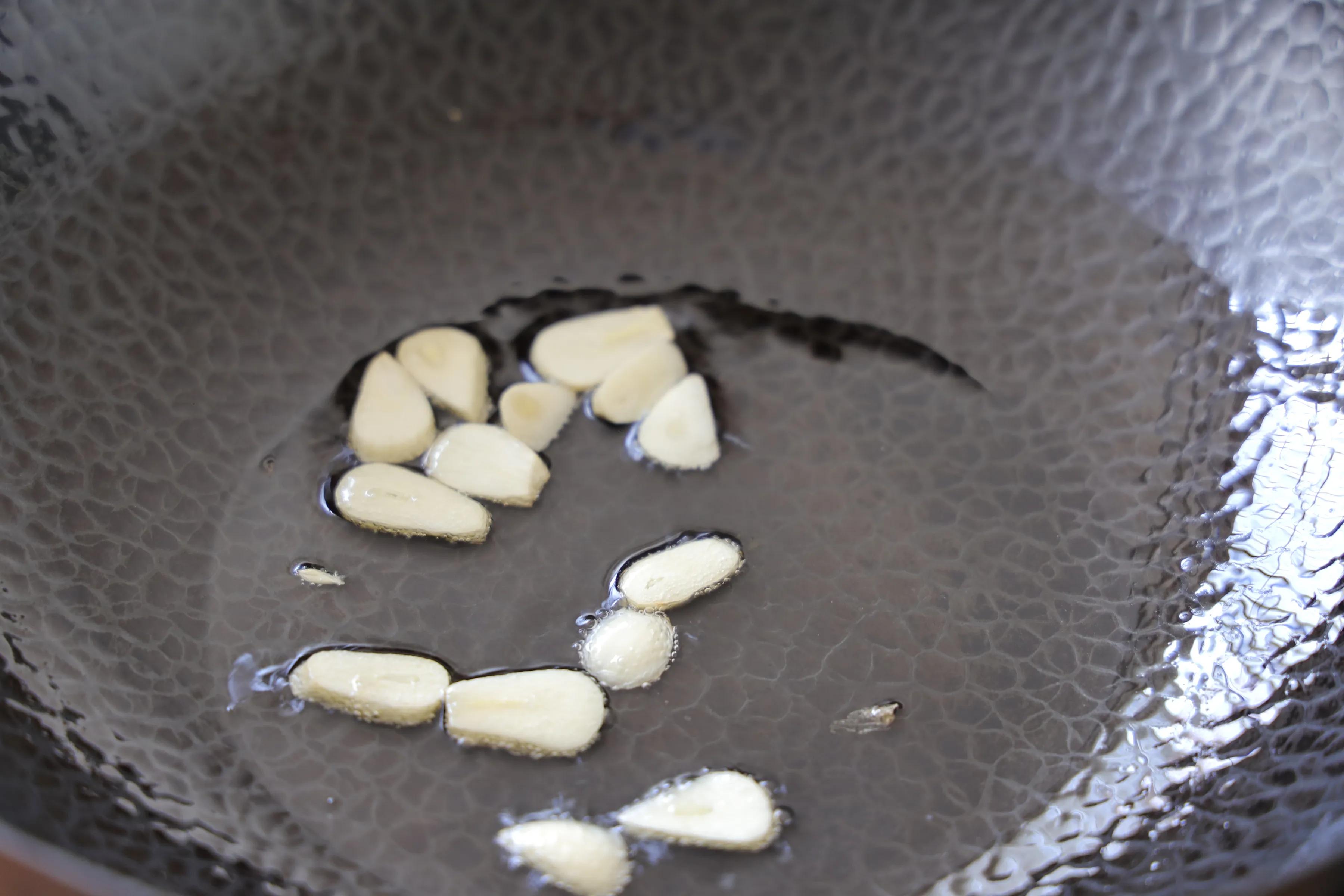 天气热，晚餐多吃这样的素菜，鲜嫩多汁又爽口，多吃也没负担