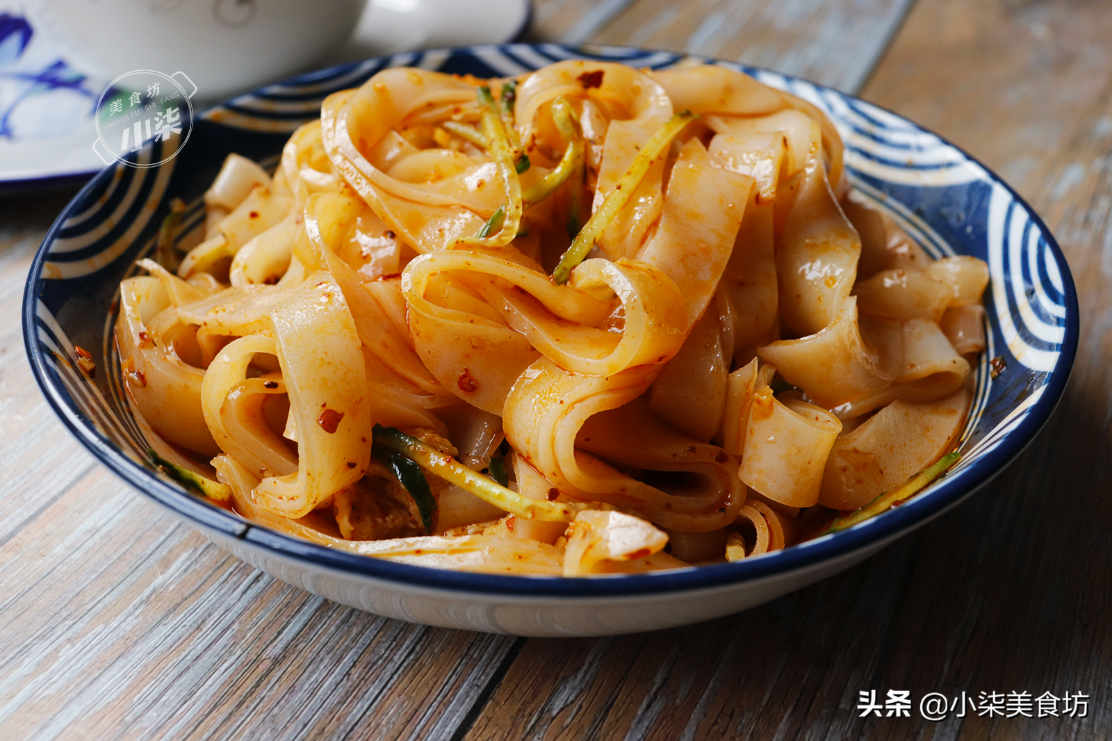 想吃涼皮不用買了，教最簡單做法，不用洗面，勁道爽滑張張透亮