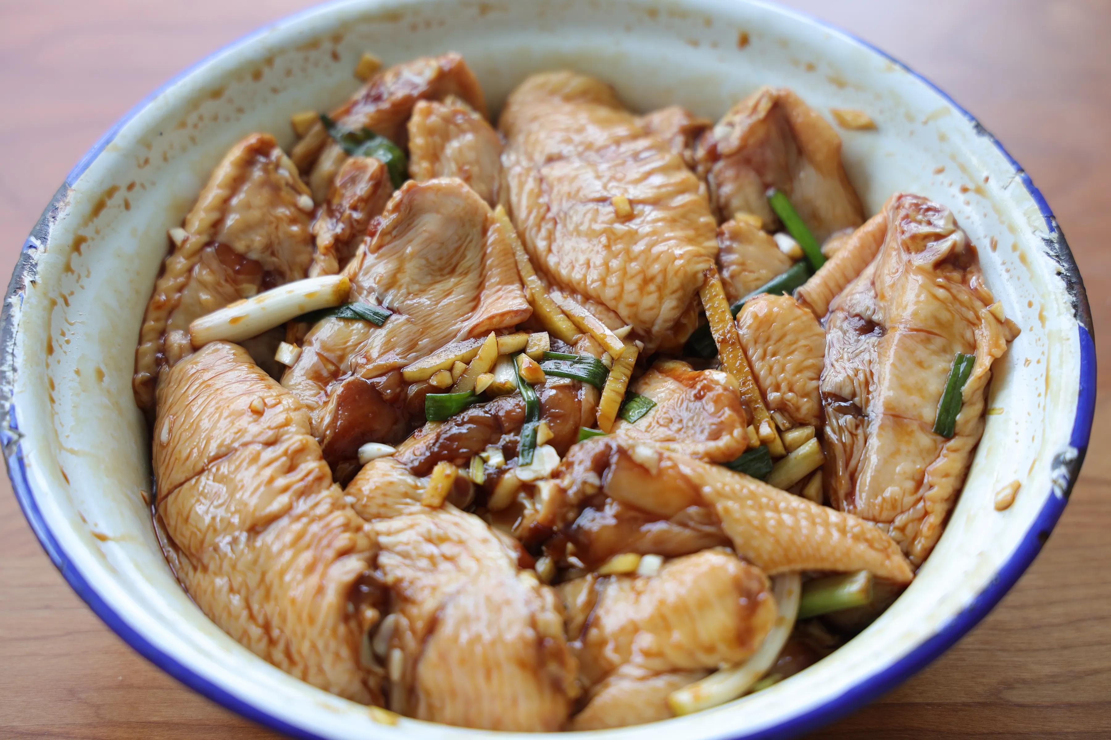 雞翅別紅燒，試試這個做法，不加油，外焦里嫩，吃一次就忘不了