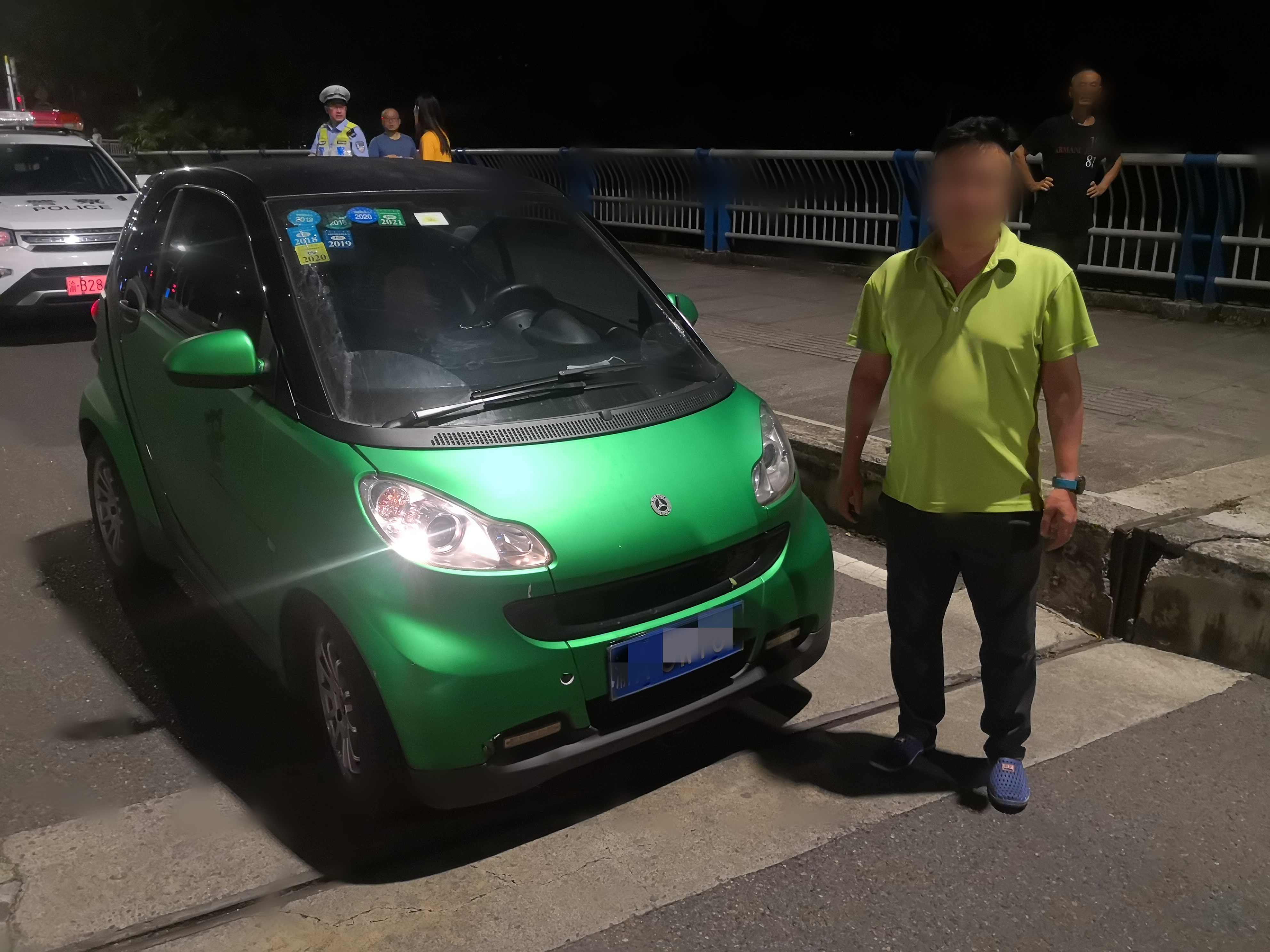 酒驾|男子醉酒驾车换座位被逮现行