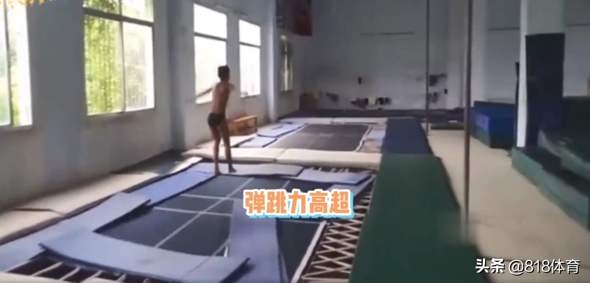 跳水之家!全红婵10岁5弟练1年弹跳力惊人,教练:发育力量越来越强