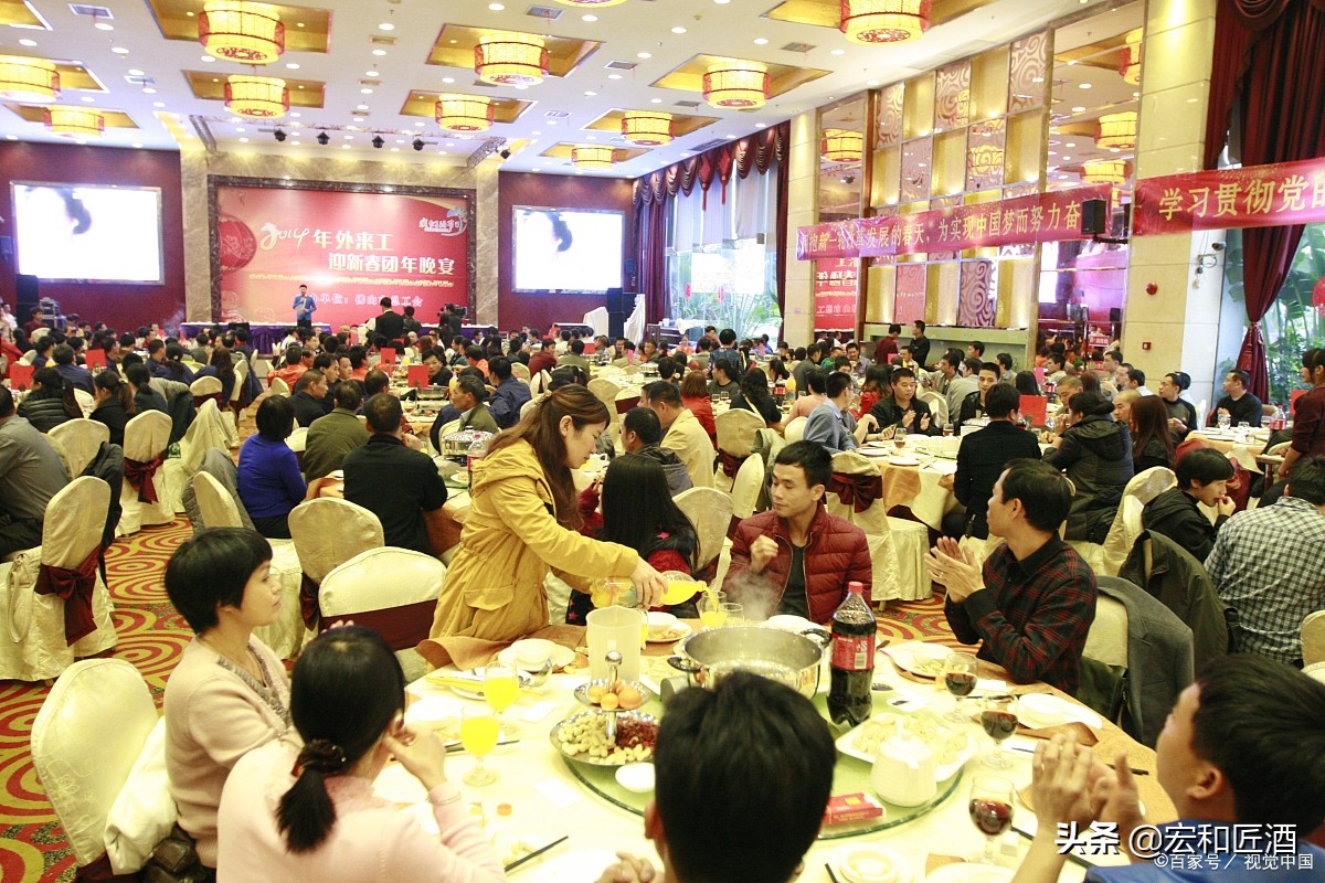 酒桌上怎么做才能顯得得體？（收集整理）