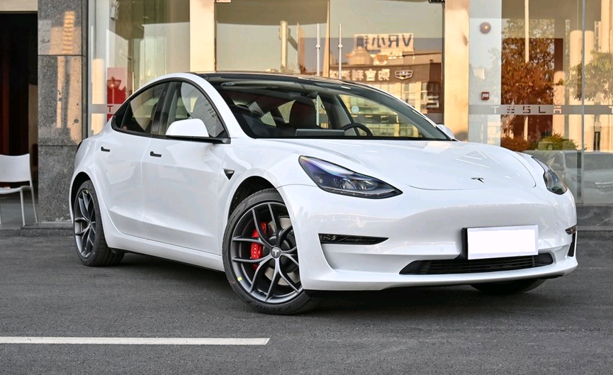 特斯拉Model 3不足25万，外观流畅，内饰粗糙能忍？