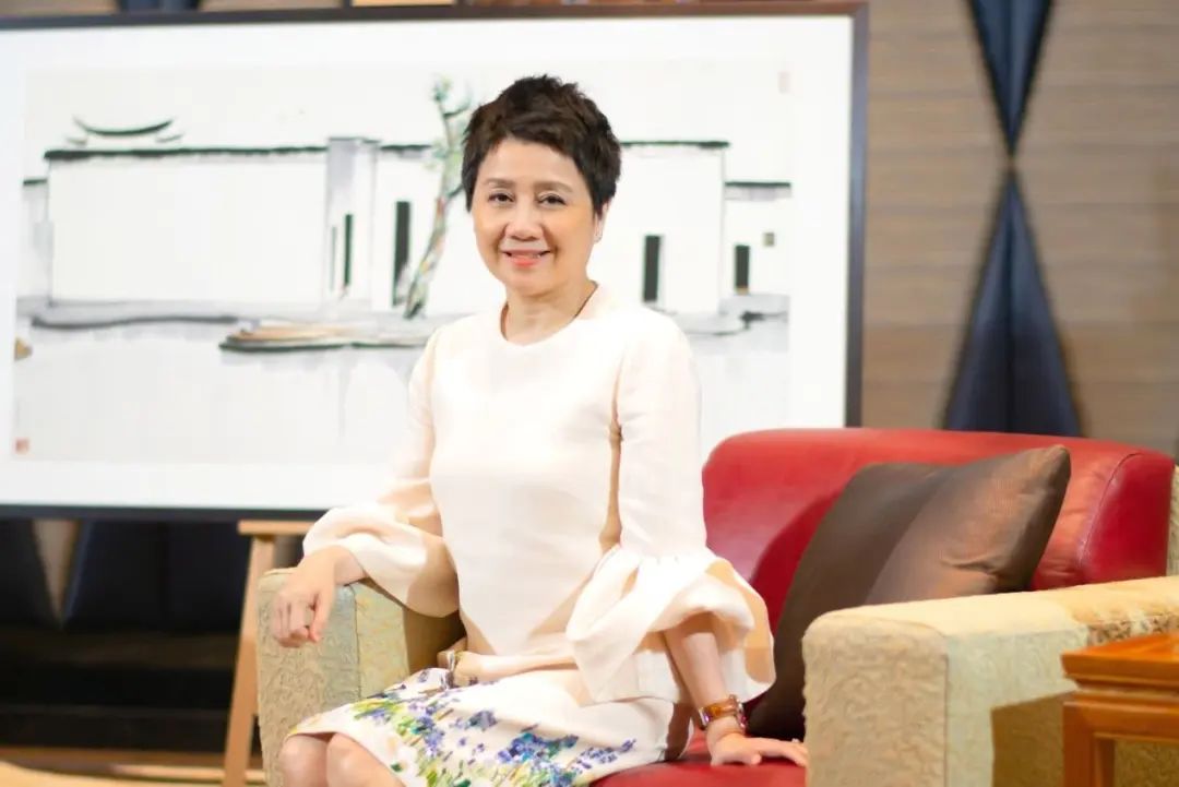 靠3条家规教育17个子女，何鸿燊是怎么做到的？