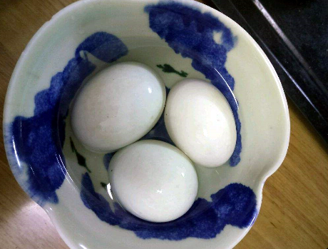 图片[3]-腌咸鸭蛋不用煮盐水了 教你新做法 30天个个红心还流油 不变质-起舞食谱网