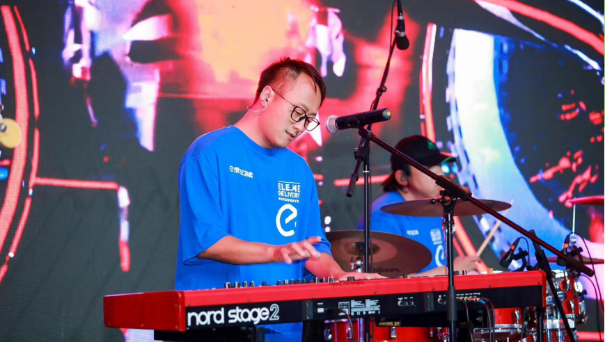 揭秘横店群演：追梦20年当不了明星，跑外卖让我一夜爆红