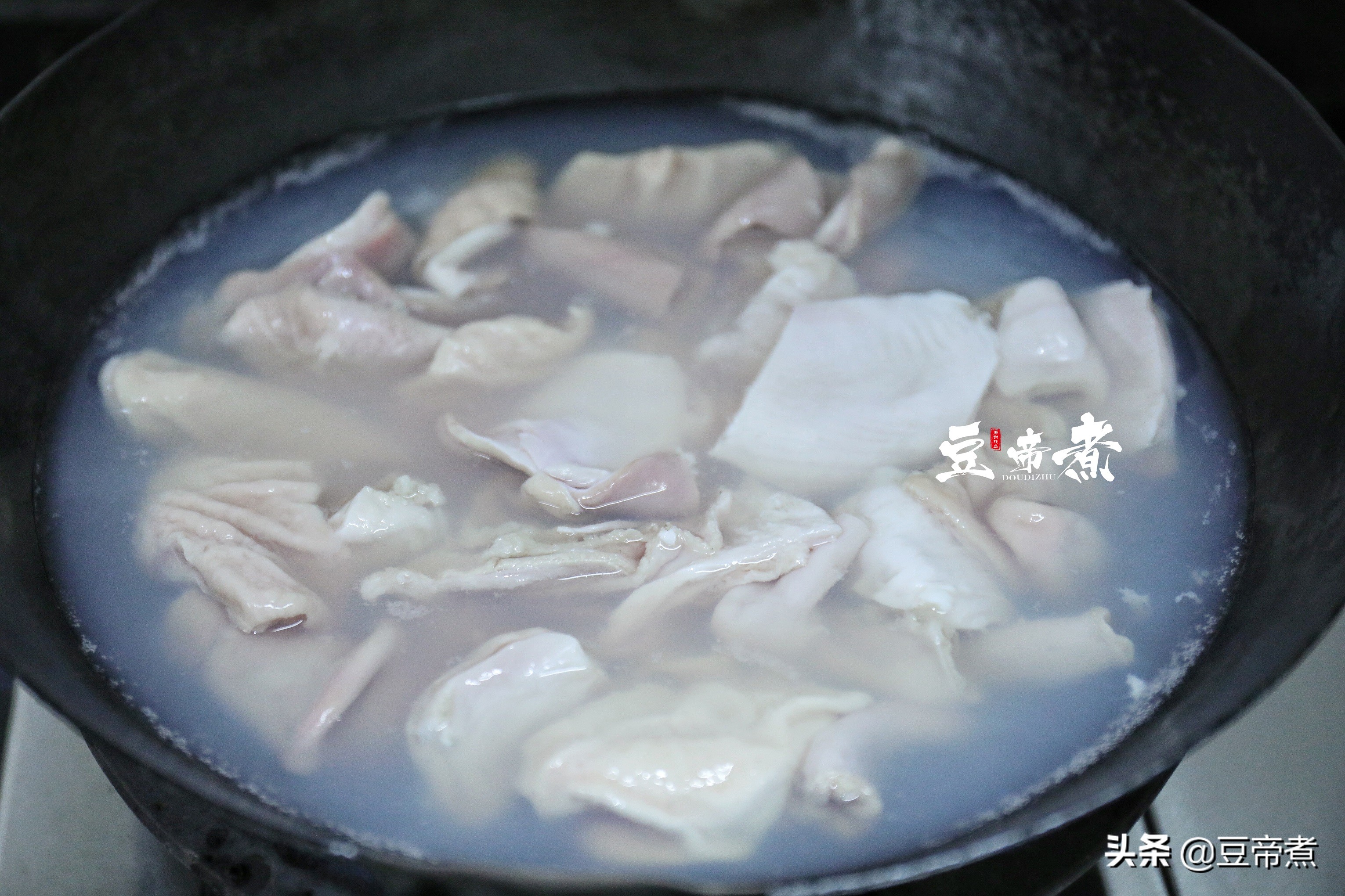 秋天食补多喝这道汤，我家隔三岔五就做一次，每次连肉都不剩