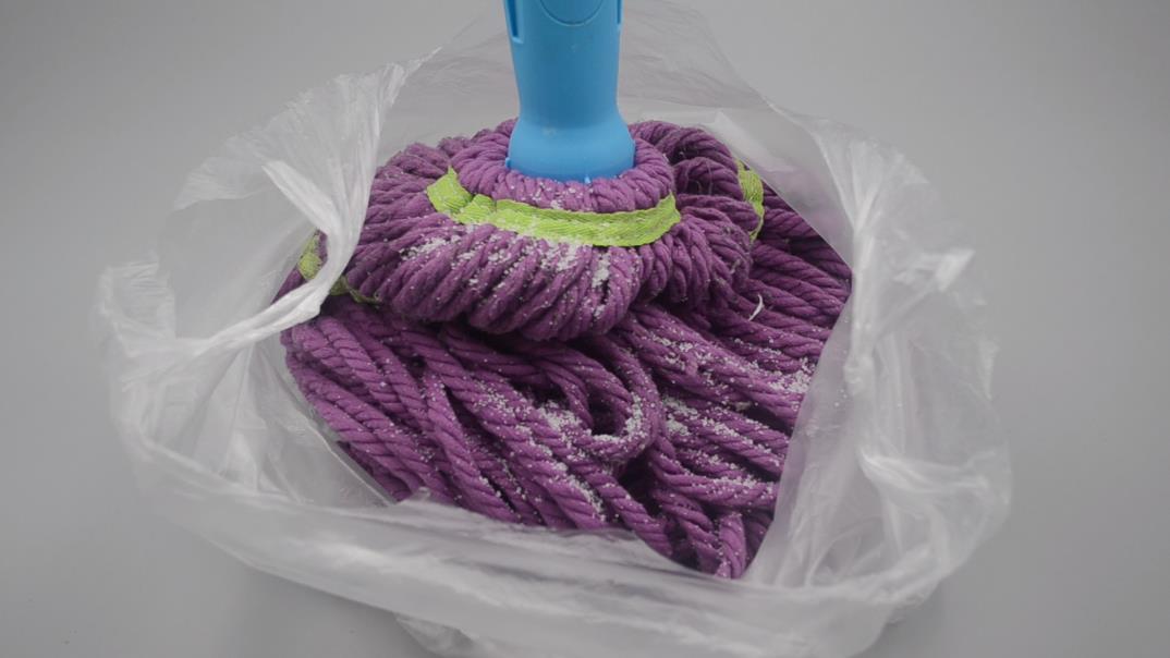 不管拖把多髒多黑，一個簡單的方法，拖把洗完乾淨如新，真實用