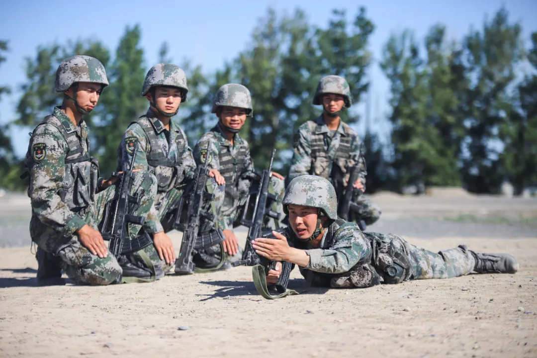 “這身軍裝我還沒穿夠！”下士退伍2年后，再次參軍當(dāng)新兵