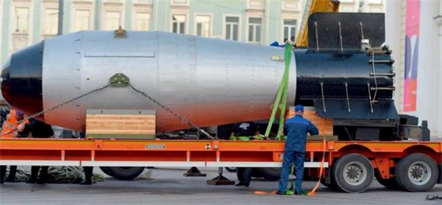 炸弹之母可以炸沉航母吗？我来告诉你