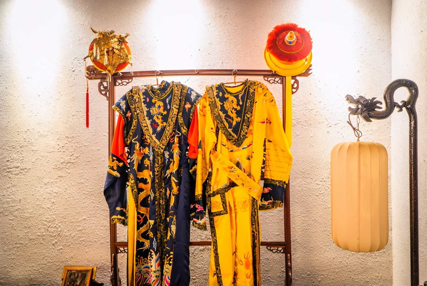 There is an ancient village in Miyun, Beijing. It used to be the first pass to Beijing. There are a large number of cultural relics.