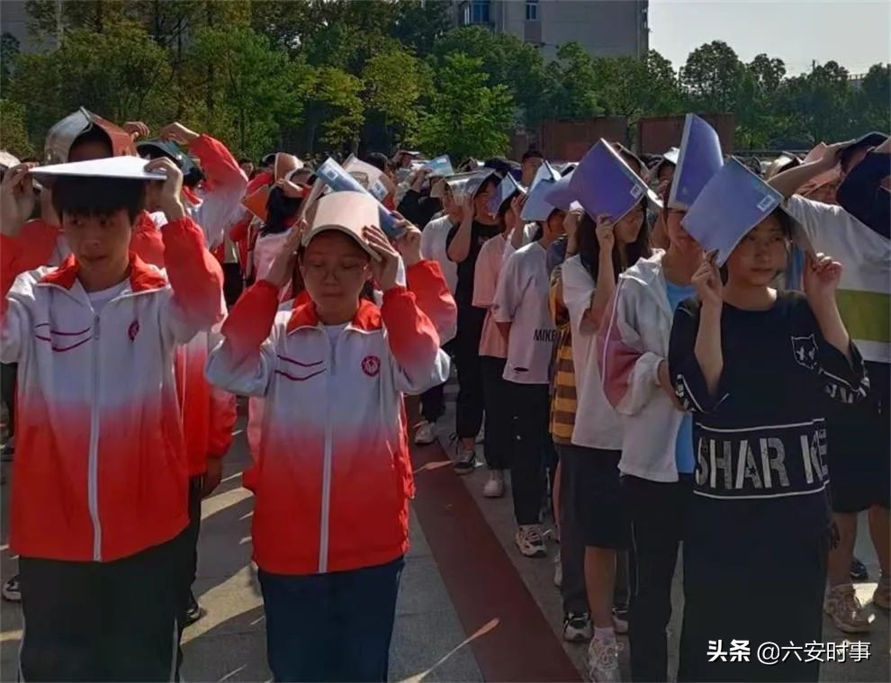六安城南中學(xué)舉行防空防災(zāi)應(yīng)急疏散演練活動(dòng)(圖3)