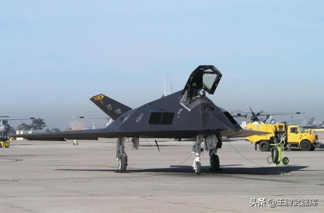 暗夜幽灵，美军的第一款隐身战机，F-117隐身战斗