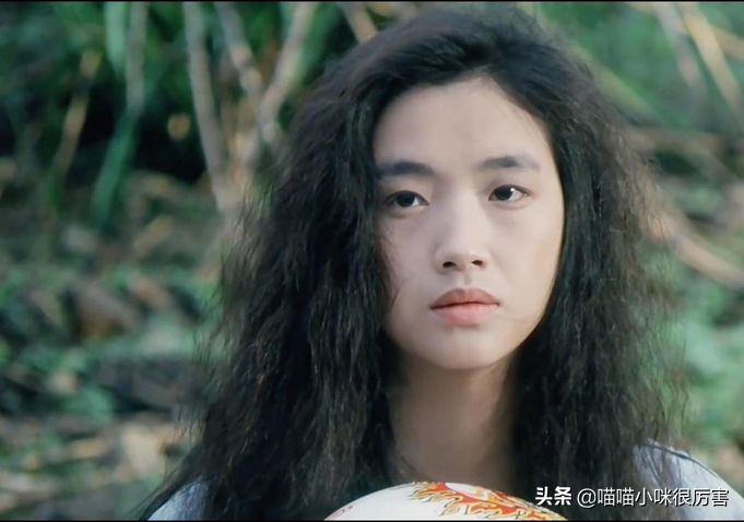 单眼皮歪嘴还有龅牙，五官不端正却依旧绝美的