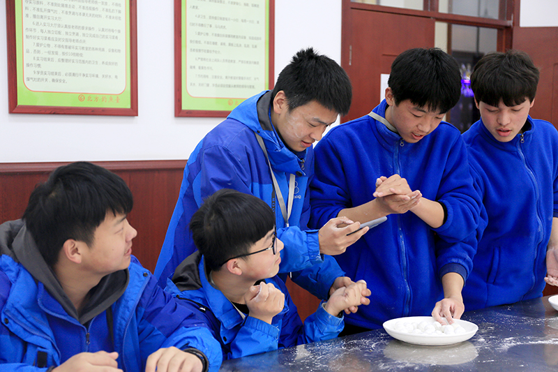 喜迎元宵，郑州北方学校师生欢聚一堂共度佳节