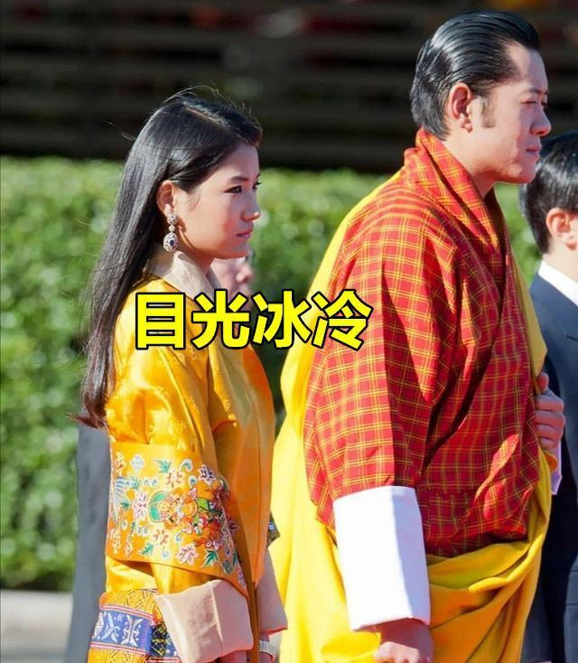 29岁不丹王后怀二胎后地位倍增，国王全程搀扶，太王太后帮看孩子