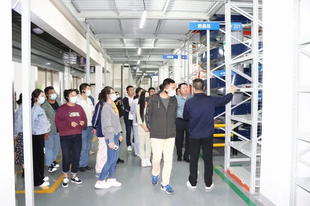 西安国际港务区“质量开放日”丨走进派昂医药、佳帮手，探索高质量发展之匙~