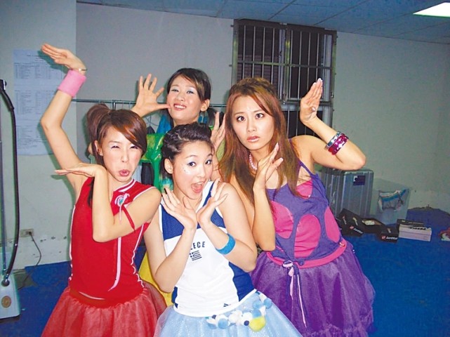 41歲女星求子，兩年不染髮不噴香水在肚皮上打20針才如願懷孕