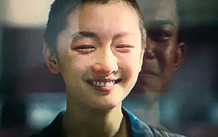 《少年的你》陈念明明坐过牢，为何能当老师，