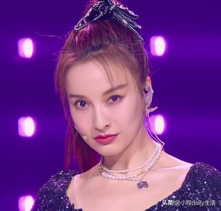 吴昕表演完忍不住嘟囔，谁注意她说了啥？看来