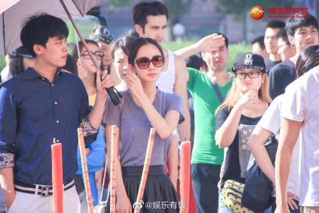 6年前《古剑奇谭》开机照，热巴胖得像个群演，