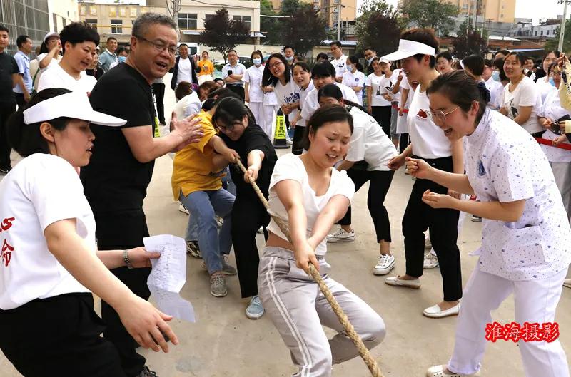 三原县医院庆祝“5.12”国际护士节拔河比赛
