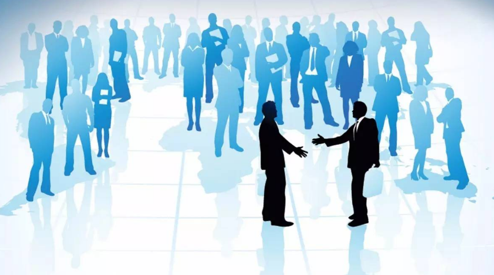 職場新人如何迅速融入環(huán)境，并結(jié)交人脈？看透以下4點(diǎn)自然明白