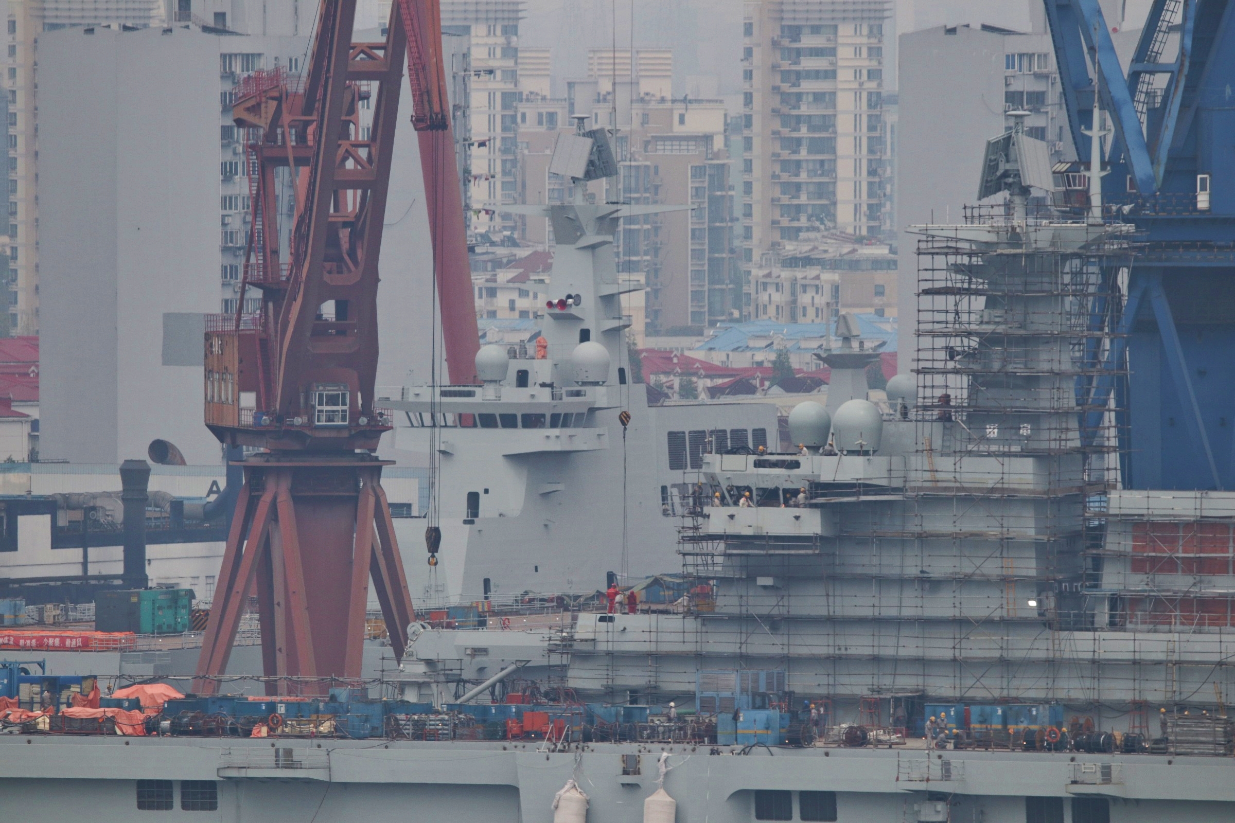 解放军又一艘“准航母”下水，我们何时能拥有