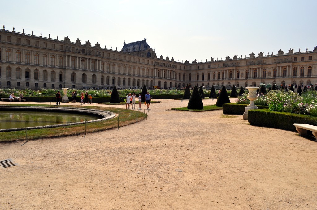 凡尔赛宫在哪里哪个国家，法国凡尔赛宫园林分析的介绍