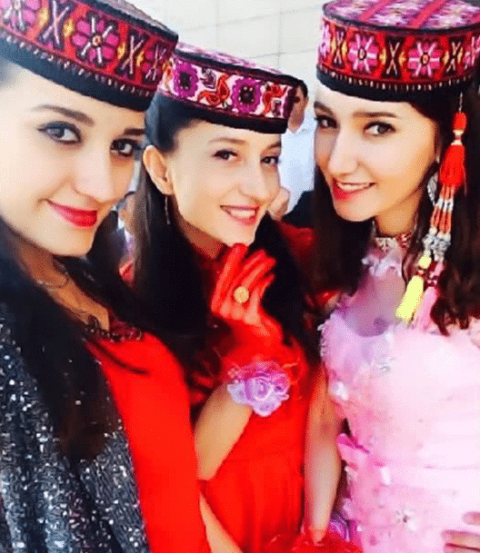 新疆遍地是“热巴”？网友：年轻时美若天仙，生完孩子判若两人