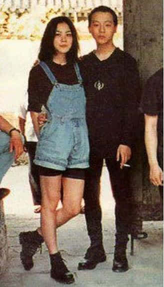 窦唯：王菲倒追的男人，为何2006年点燃汽车，说