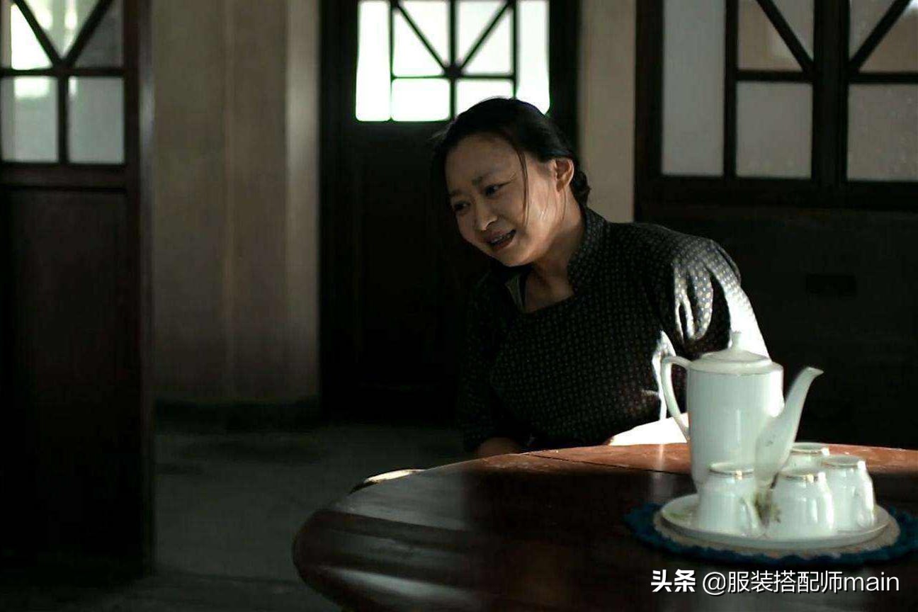 戲裡她是農婦王秀娥，戲外在中戲當老師，教出的學生都是演技派